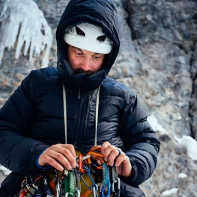 Outdoor Research Herren Super Alpine Daunenparka Schwarz